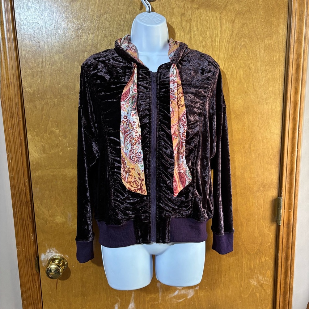 Velour zip up jacket with hood. NWT. Size S. Deep purple color. - Picture 10 of 10